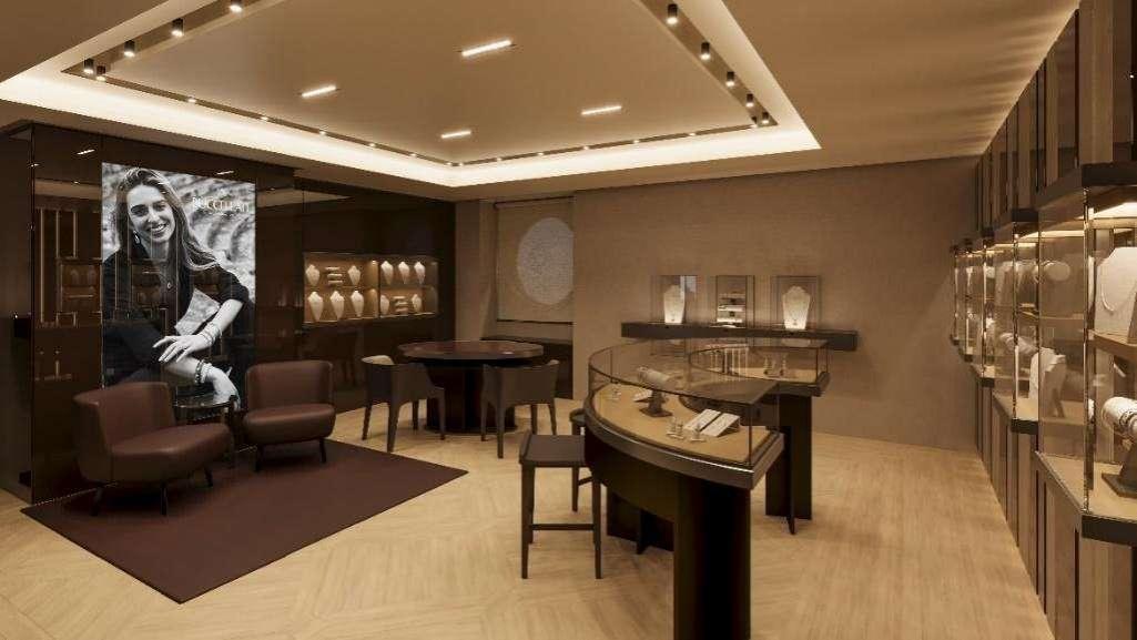 A room with a display case

Description automatically generated