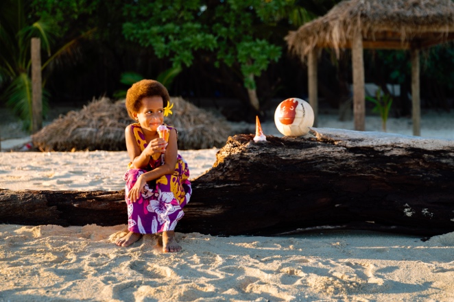 小孩站在水里
AI 生成的内容可能不正确。