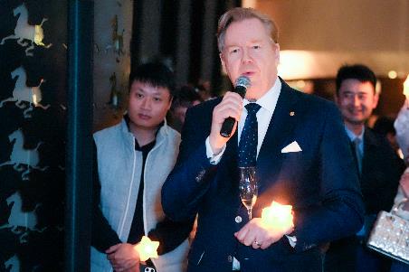 S:\4 - Communications\Photos\2025 tree lighting ceremony\4d4c03295a9d7182ebadee788c703b21.jpg